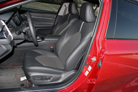 2018款丰田凯美瑞