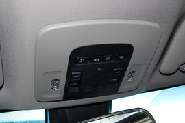 2018款丰田凯美瑞