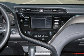 2018款丰田凯美瑞