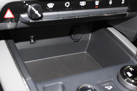 2017款雪铁龙天逸C5