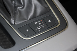 2017款雪铁龙天逸C5