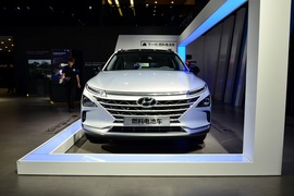 现代下一代燃料电池车