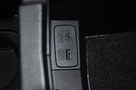 2013款斯巴鲁森林人2.5i自动精英导航版