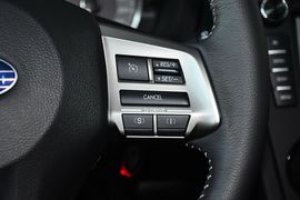 2013款斯巴鲁森林人2.5i自动精英导航版