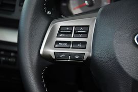 2013款斯巴鲁森林人2.5i自动精英导航版