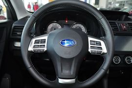 2013款斯巴鲁森林人2.5i自动精英导航版