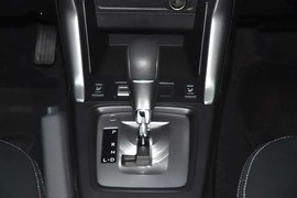 2013款斯巴鲁森林人2.5i自动精英导航版