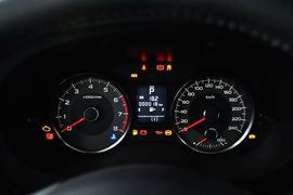 2013款斯巴鲁森林人2.5i自动精英导航版