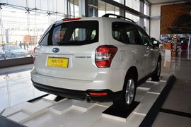 2013款斯巴鲁森林人2.5i自动精英导航版