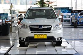 2013款斯巴鲁森林人2.5i自动精英导航版