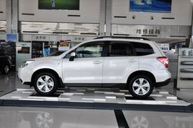 2013款斯巴鲁森林人2.5i自动精英导航版