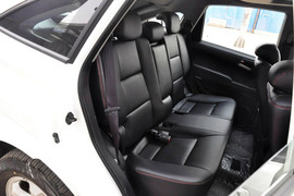 2014款双龙爱腾2.3L四驱自动豪华汽油版