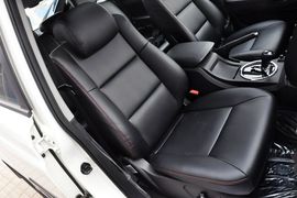 2014款双龙爱腾2.3L四驱自动豪华汽油版