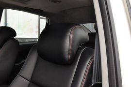 2014款双龙爱腾2.3L四驱自动豪华汽油版