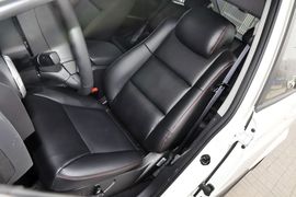 2014款双龙爱腾2.3L四驱自动豪华汽油版