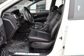 2014款双龙爱腾2.3L四驱自动豪华汽油版