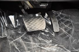 2014款双龙爱腾2.3L四驱自动豪华汽油版