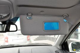 2014款双龙爱腾2.3L四驱自动豪华汽油版