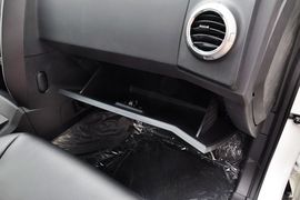 2014款双龙爱腾2.3L四驱自动豪华汽油版