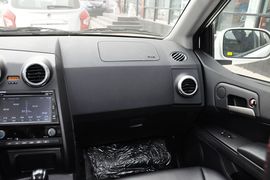 2014款双龙爱腾2.3L四驱自动豪华汽油版