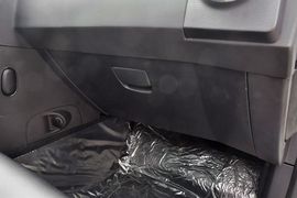 2014款双龙爱腾2.3L四驱自动豪华汽油版