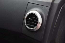 2014款双龙爱腾2.3L四驱自动豪华汽油版