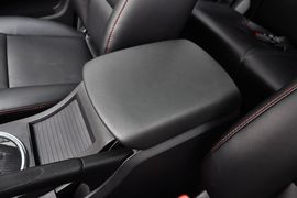 2014款双龙爱腾2.3L四驱自动豪华汽油版