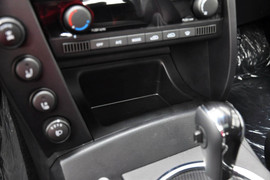 2014款双龙爱腾2.3L四驱自动豪华汽油版