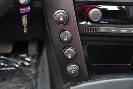 2014款双龙爱腾2.3L四驱自动豪华汽油版