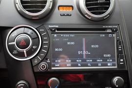 2014款双龙爱腾2.3L四驱自动豪华汽油版