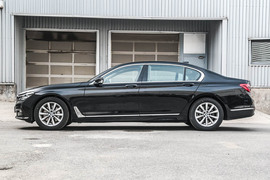 2017款宝马730Li