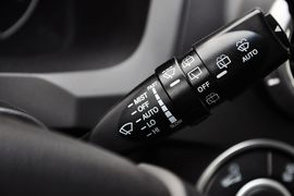 2014款双龙爱腾2.3L四驱自动豪华汽油版