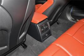 2016款宝马M3四门轿跑车