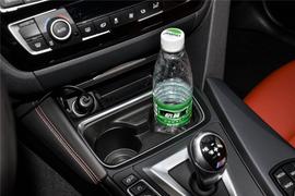 2016款宝马M3四门轿跑车