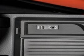 2016款宝马M3四门轿跑车