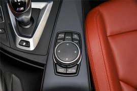 2016款宝马M3四门轿跑车