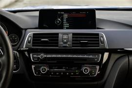 2016款宝马M3四门轿跑车