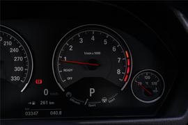 2016款宝马M3四门轿跑车