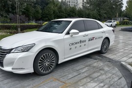 2016款丰田皇冠
