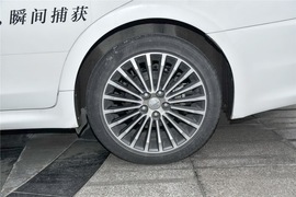 2016款丰田皇冠