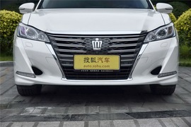 2016款丰田皇冠