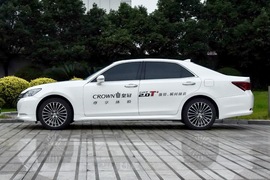 2016款丰田皇冠