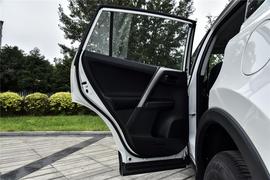 2016款丰田RAV4荣放