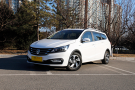 宝骏310W