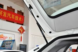 2013款比亚迪S6白金版2.0L手动尊贵型