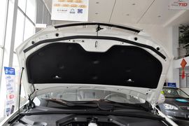 2013款比亚迪S6白金版2.0L手动尊贵型