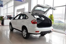 2013款比亚迪S6白金版2.0L手动尊贵型