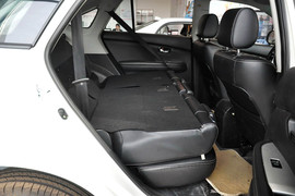 2013款比亚迪S6白金版2.0L手动尊贵型