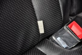 2013款比亚迪S6白金版2.0L手动尊贵型