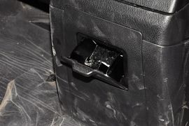 2013款比亚迪S6白金版2.0L手动尊贵型